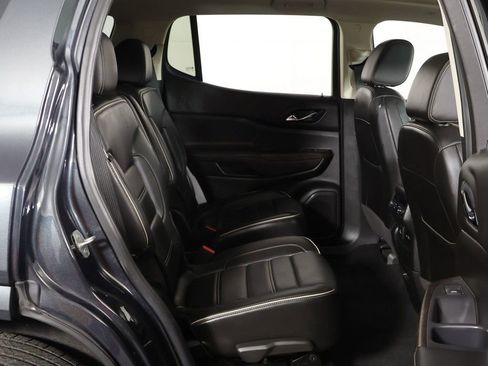 Used 2021 GMC Acadia Denali w/ Denali Technology Package FWD image 37