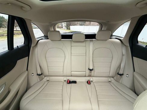 Used 2018 Mercedes-Benz GLC 300 4MATIC image 27