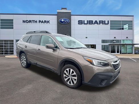 Used 2022 Subaru Outback Premium AWD/4WD image 1