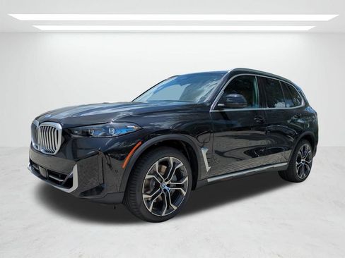 New 2026 BMW X5 xDrive50e w/ Climate Comfort Package AWD/4WD image 8
