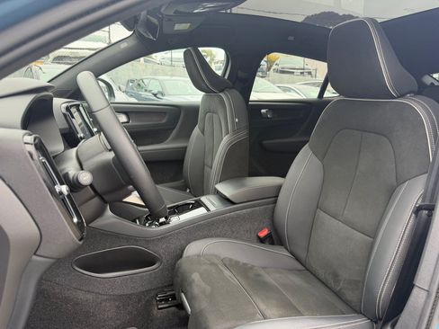 Used 2023 Volvo C40 P8 Recharge Plus w/ Protection Package Premier AWD/4WD image 19