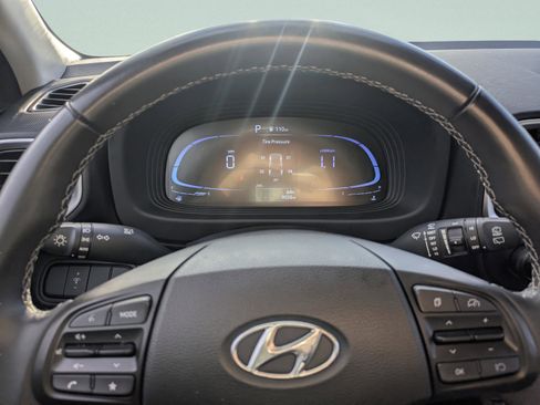 Certified 2024 Hyundai Venue SEL image 29