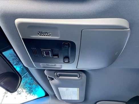 Used 2019 Toyota Camry SE image 32