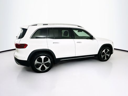 Used 2025 Mercedes-Benz GLB 250 image 10