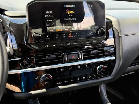 Certified 2025 Nissan Pathfinder SL image 20