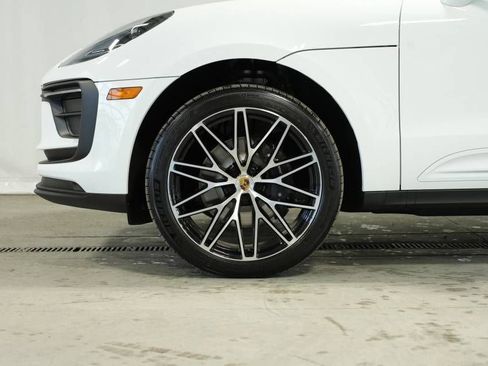 Certified 2025 Porsche Macan AWD/4WD image 42