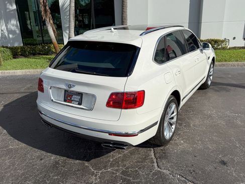Used 2020 Bentley Bentayga image 19