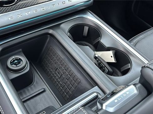 New 2025 Ford Expedition Platinum w/ Stealth Performance Package image 22