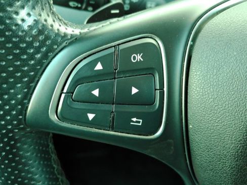 Used 2019 Mercedes-Benz Metris Passenger image 33