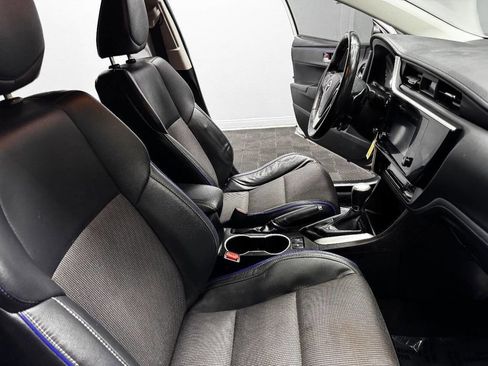 Used 2019 Toyota Corolla SE w/ Carpet Mat Package (TMS) FWD image 54