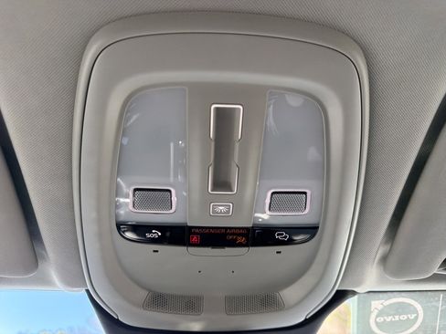 Certified 2025 Volvo XC60 B5 Plus image 29