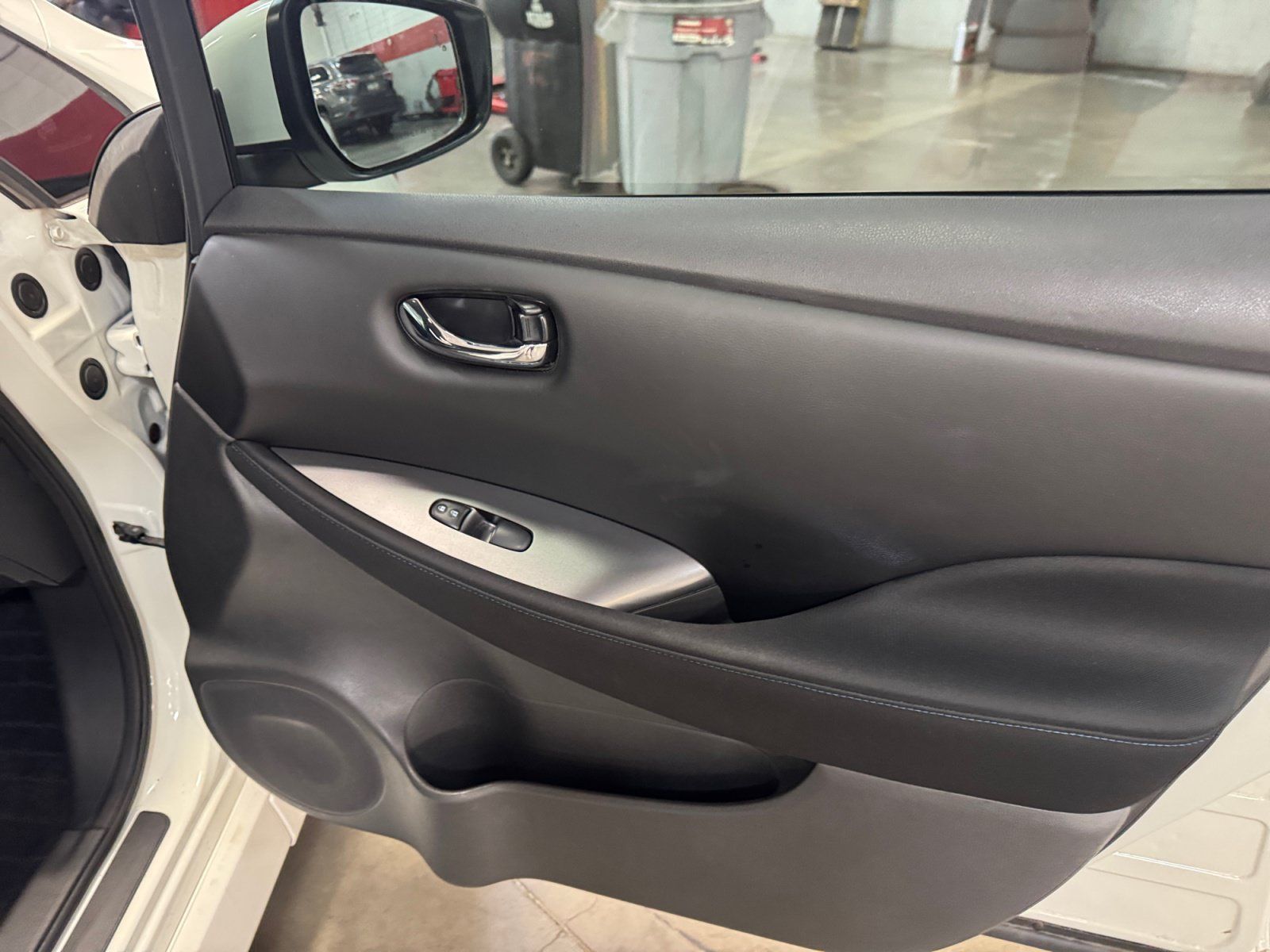 Used 2022 Nissan Leaf S FWD image 16