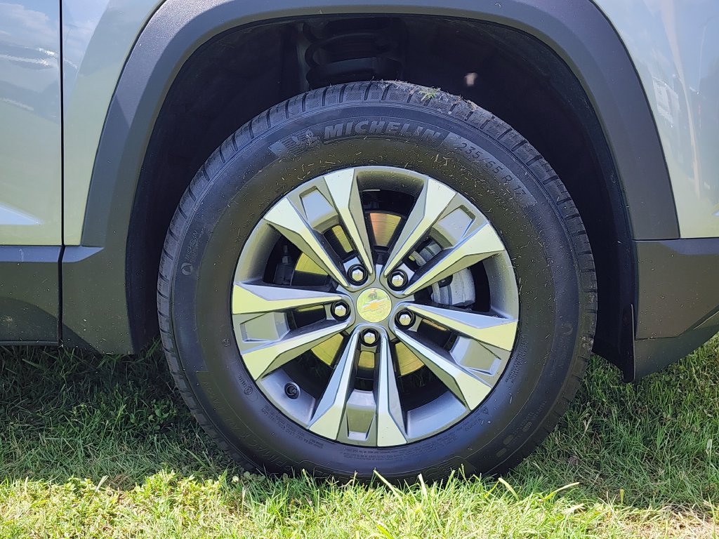 Used 2026 Chevrolet Equinox LT AWD/4WD image 10