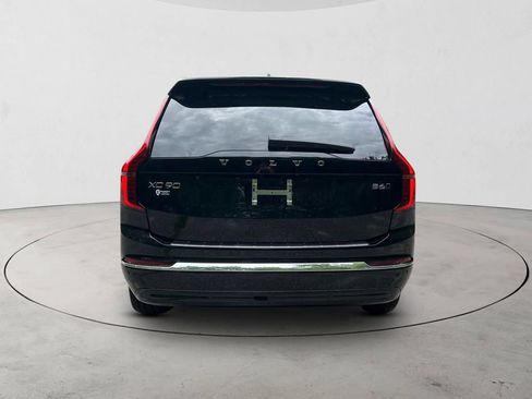 Certified 2026 Volvo XC90 B6 Plus w/ Protection Package Premier AWD/4WD image 4
