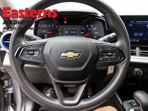 Used 2024 Chevrolet Trax LS w/ Driver Confidence Package FWD image 10