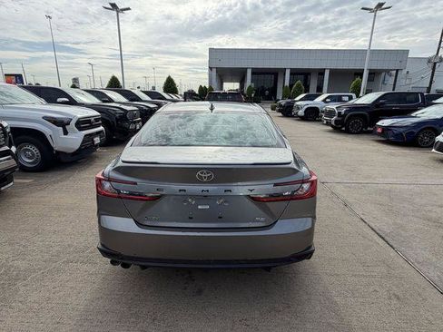 Certified 2025 Toyota Camry SE FWD image 6
