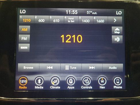 Used 2019 Jeep Grand Cherokee Laredo image 25