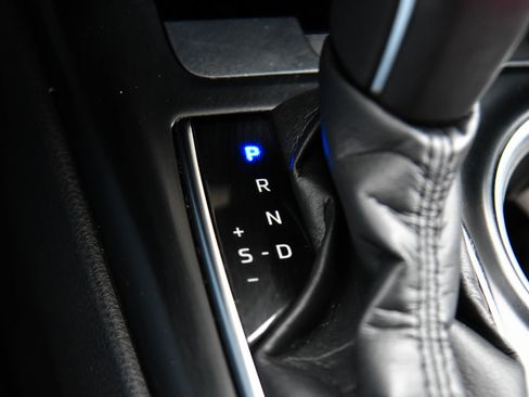 Used 2019 Toyota Camry XSE image 25