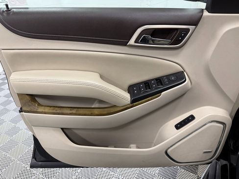 Used 2016 GMC Yukon XL Denali AWD/4WD image 9