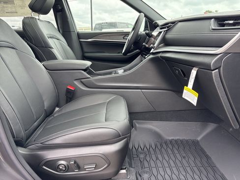 New 2026 Jeep Grand Cherokee L Limited AWD/4WD image 21