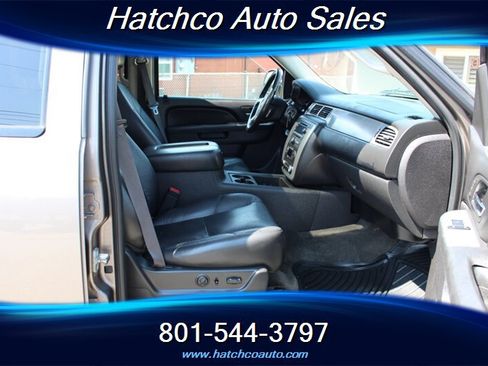 Used 2012 Chevrolet Suburban LT AWD/4WD image 23