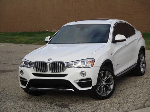 Used 2018 BMW X4 xDrive28i image 3