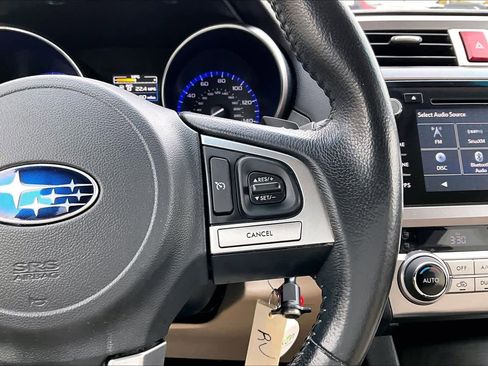Used 2017 Subaru Outback 2.5i Premium image 24