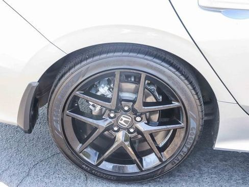 Used 2025 Honda Civic Sport image 9