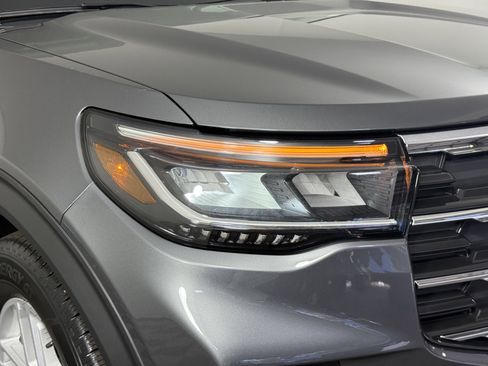 New 2026 Ford Explorer Active RWD image 7