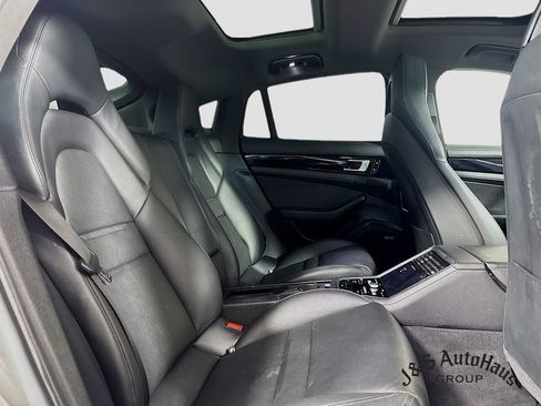 Used 2018 Porsche Panamera 4S AWD/4WD image 34