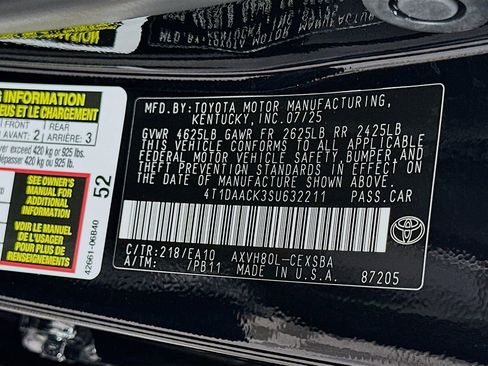 Used 2025 Toyota Camry SE image 32