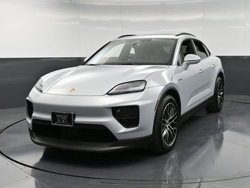 Certified 2025 Porsche Macan 4 Electric image 6