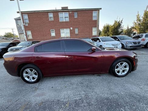 Used 2019 Dodge Charger SXT RWD image 6