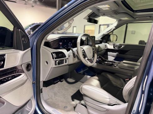 Used 2020 Lincoln Navigator Reserve w/ Luxury Package AWD/4WD image 15