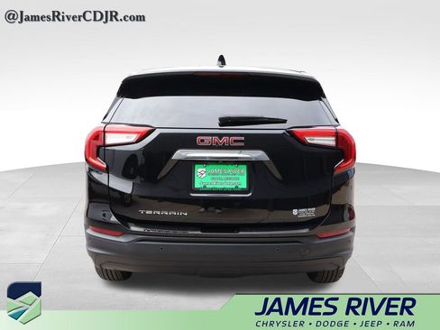 Used 2022 GMC Terrain SLE FWD image 4