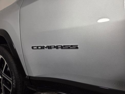 Certified 2025 Jeep Compass Limited w/ Elite Group AWD/4WD image 11