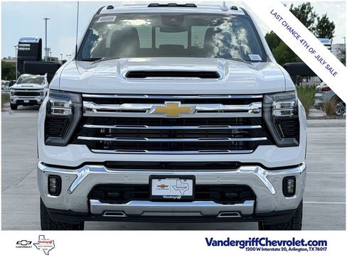 New 2026 Chevrolet Silverado 2500 LTZ w/ LTZ Convenience Package AWD/4WD image 7