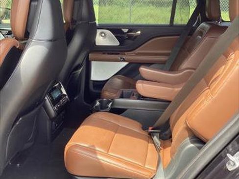 Used 2020 Lincoln Aviator Grand Touring w/ Equipment Group 302A AWD/4WD image 19