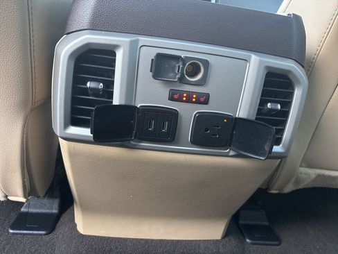 Used 2020 Ford F150 Lariat w/ Equipment Group 502A Luxury image 40