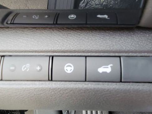 New 2025 Nissan Pathfinder SV image 29