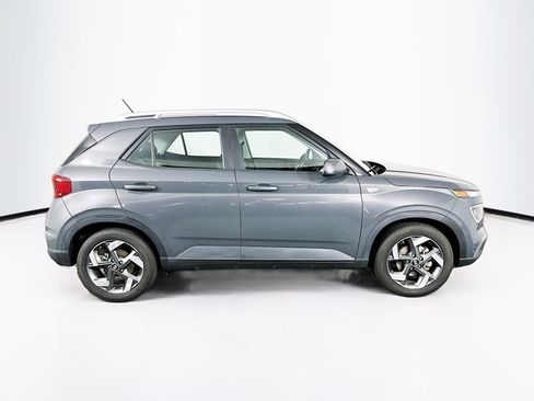 Used 2023 Hyundai Venue SEL image 10