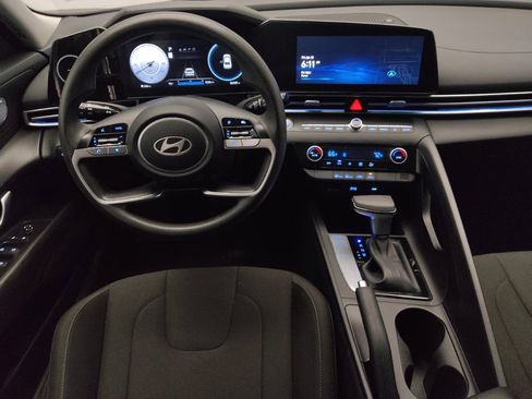Used 2024 Hyundai Elantra SEL image 22