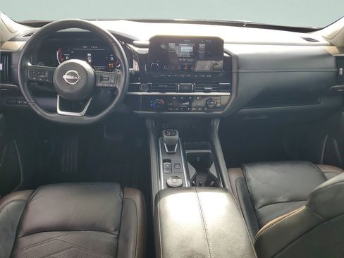 Used 2023 Nissan Pathfinder Platinum w/ Cargo Package AWD/4WD image 11