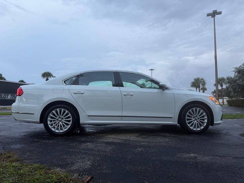 Used 2016 Volkswagen Passat 1.8T SE FWD image 5