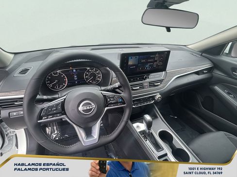 Used 2025 Nissan Altima 2.5 SV w/ SV Premium Package image 15