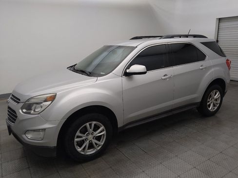 Used 2017 Chevrolet Equinox LT w/ Convenience Package FWD image 2