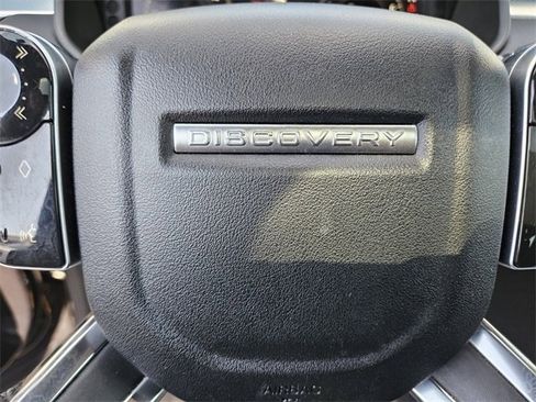 Used 2020 Land Rover Discovery Landmark image 25