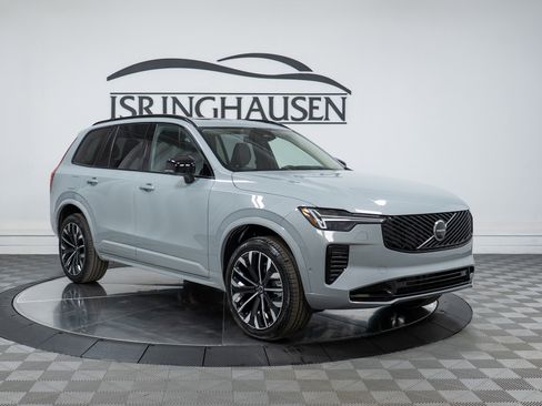 New 2026 Volvo XC90 B6 Ultra w/ Lounge Package image 3