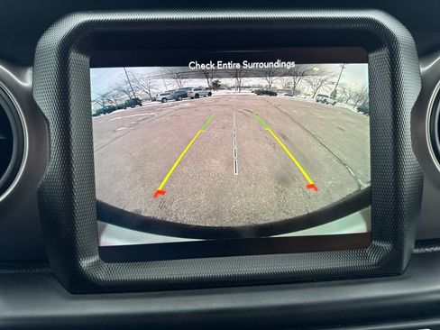 Certified 2022 Jeep Wrangler Sport S image 24