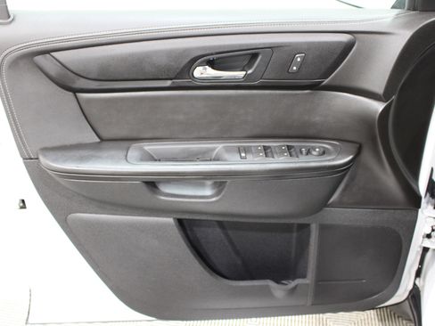 Used 2017 Chevrolet Traverse LT image 6